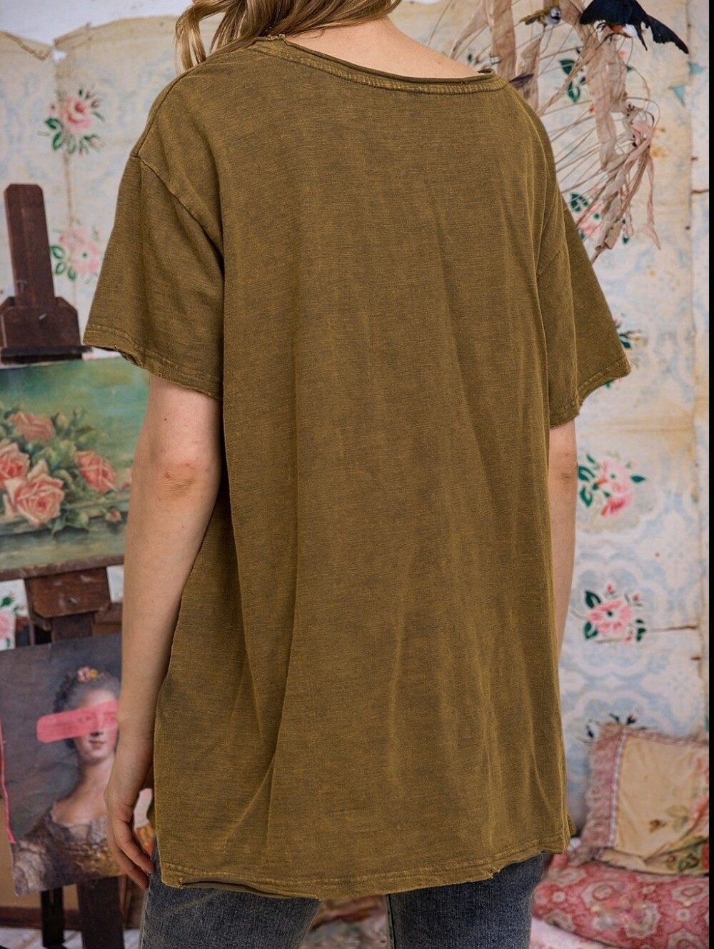 Magnolia Style Olive Graphic Virgin Mary Tunic Boho T-shirt Blue Velvet Brand M - Picture 3 of 5